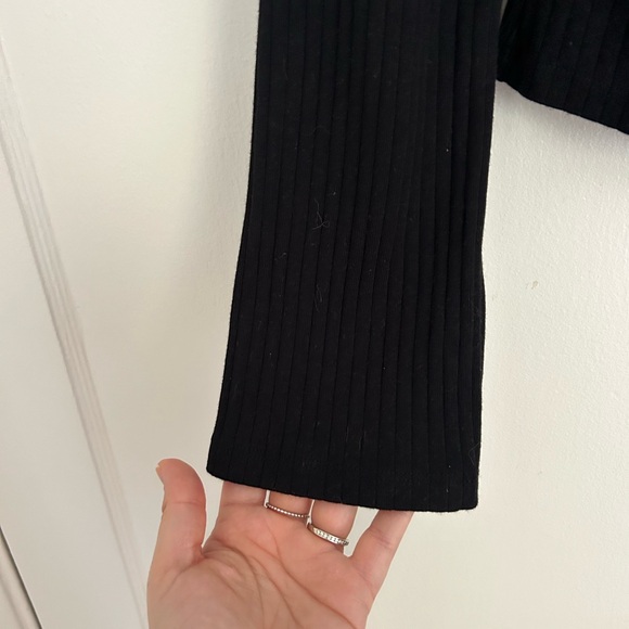 Gap V-Neck Button Down Shirt in Black / Sz M - Picture 3 of 4